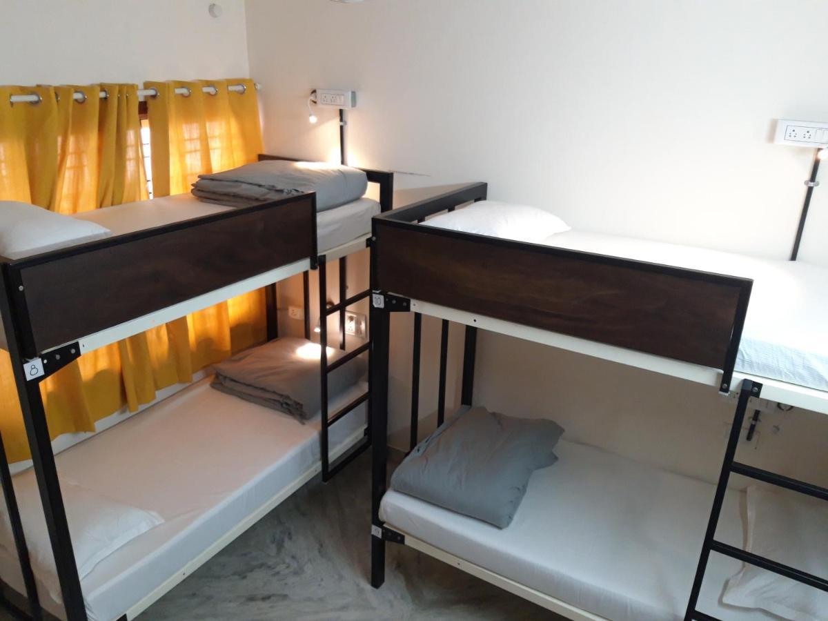 Chirpy Co-Living Space & Hostel Bangalore Extérieur photo