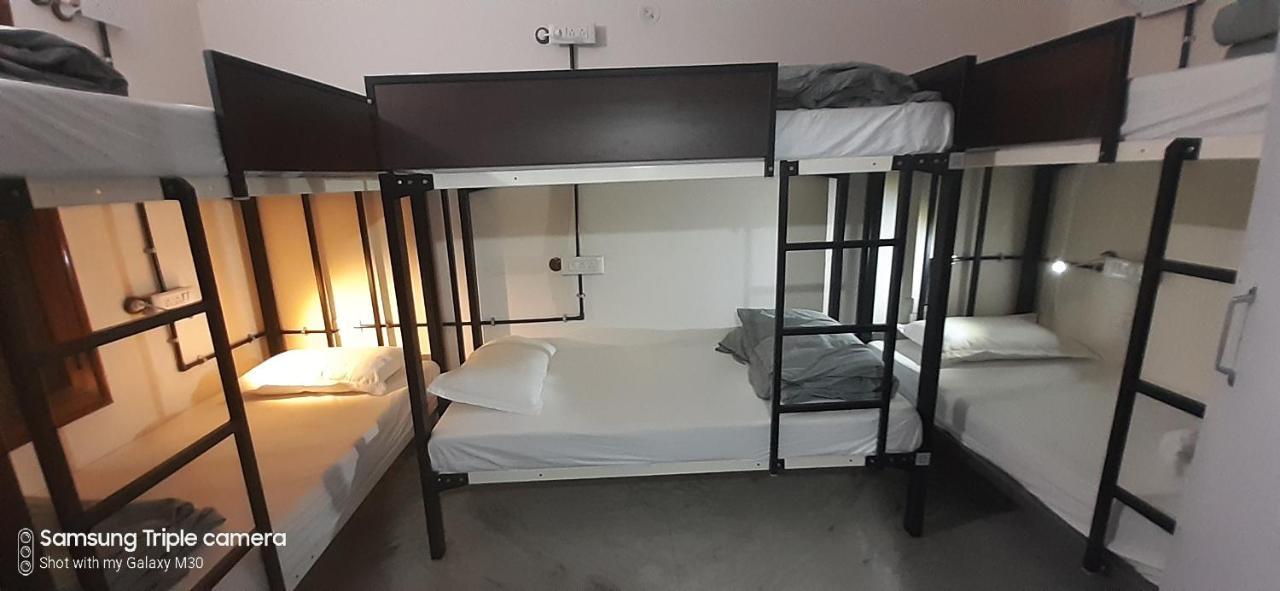 Chirpy Co-Living Space & Hostel Bangalore Extérieur photo