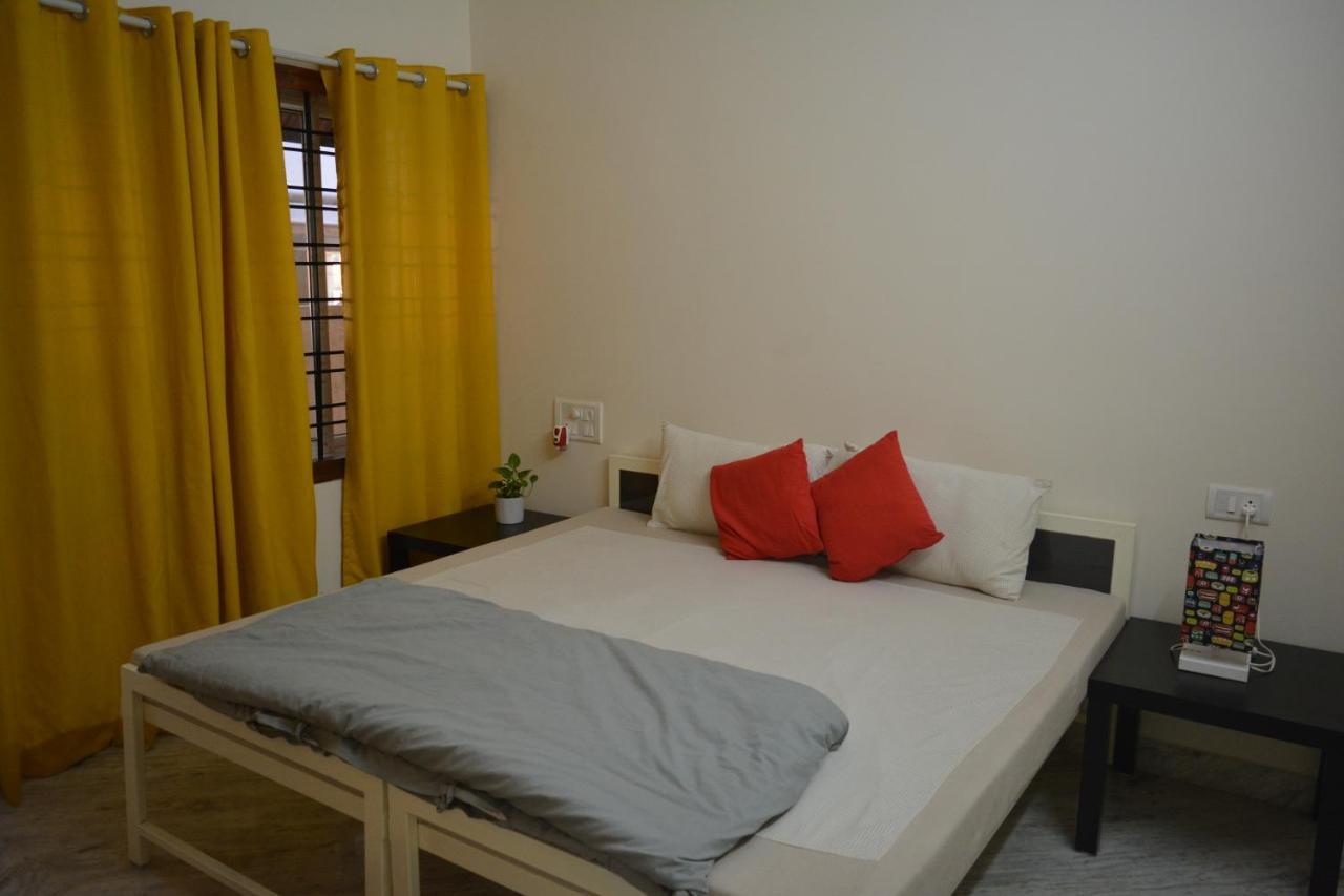 Chirpy Co-Living Space & Hostel Bangalore Extérieur photo