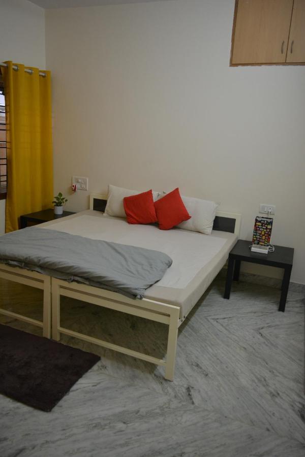 Chirpy Co-Living Space & Hostel Bangalore Extérieur photo